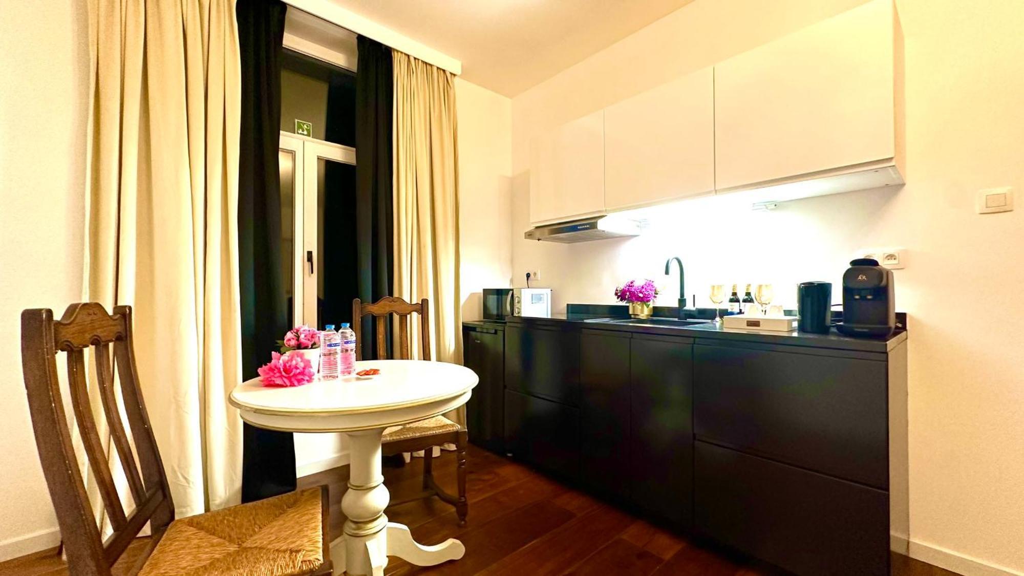 オーベレルエイセ Royal Horses Bed & Breakfast エクステリア 写真